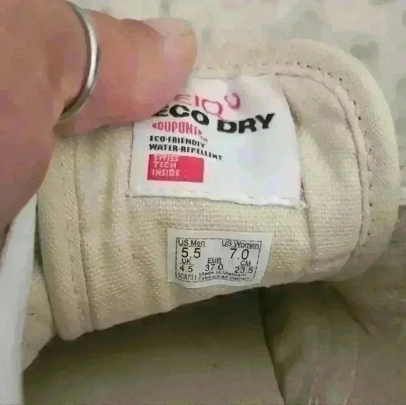 Vans Unisex Old Skool Pig Suede Sneaker In Oatmeal 7W 5.5 M - Picture 10 of 12